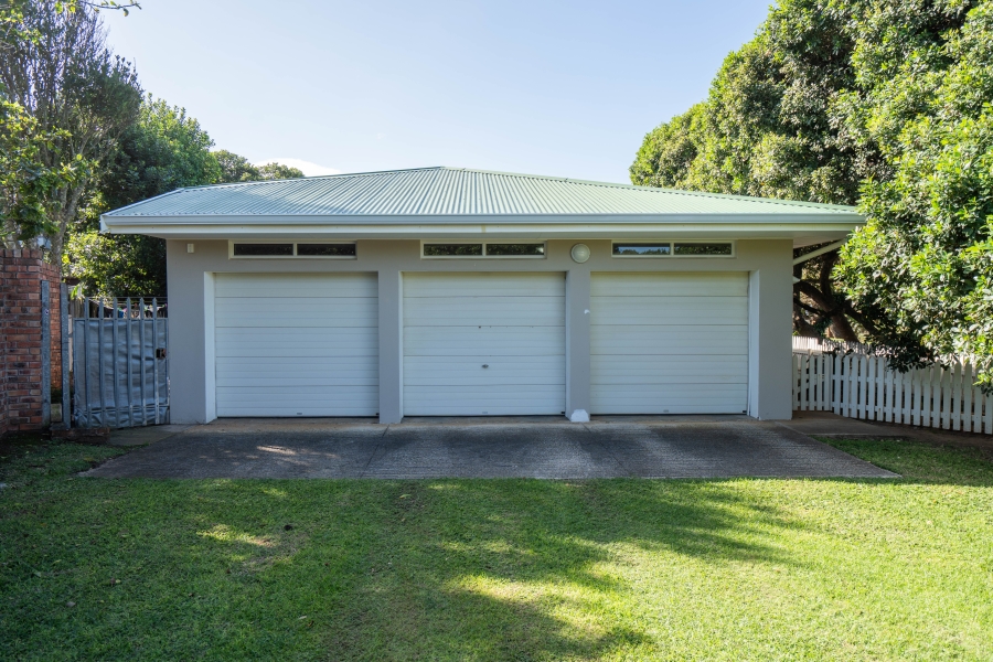 5 Bedroom Property for Sale in Kenton On Sea Eastern Cape